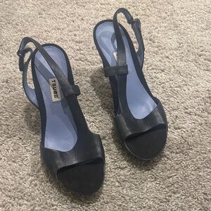 Tsubo Stylish Black Slingback Heels
